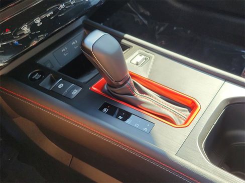 New 2026 Nissan Kicks SR w/ Cold Weather Package image 10