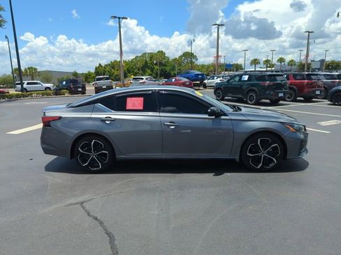 Certified 2023 Nissan Altima 2.5 SR FWD image 3