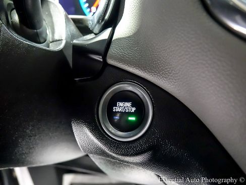 Used 2020 Chevrolet Equinox LS w/ LS Convenience Package image 20