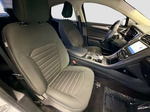 Used 2020 Ford Fusion SE image 15