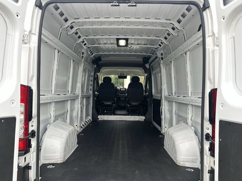 Used 2025 RAM ProMaster 2500 w/ Convenience Group FWD image 33