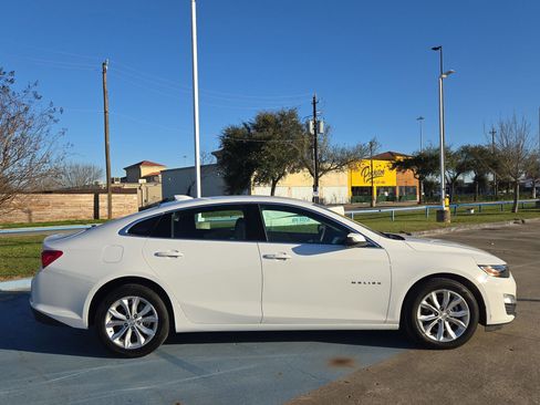 Used 2024 Chevrolet Malibu LT image 2