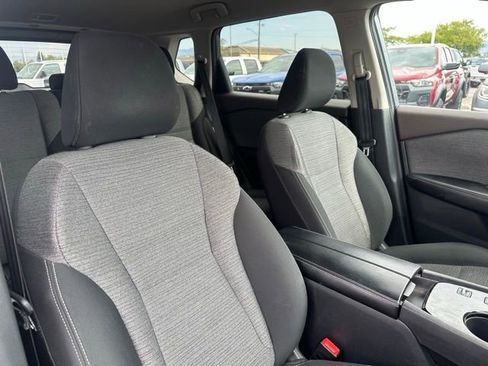 Used 2023 Nissan Rogue SV image 16