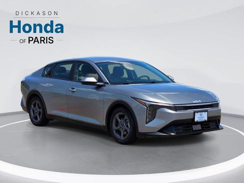 Used 2025 Kia K4 FWD image 3