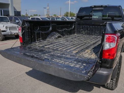 Used 2017 Nissan Titan S RWD image 11