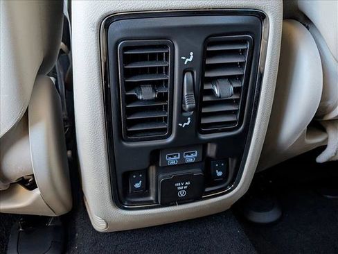 Used 2020 Jeep Grand Cherokee Limited w/ Luxury Group II image 21