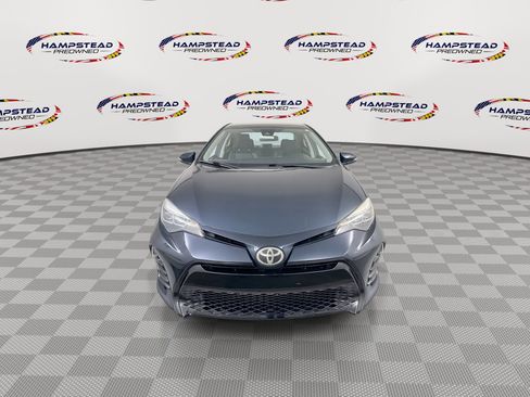 Used 2017 Toyota Corolla SE FWD image 3