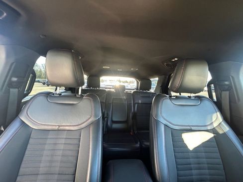 Used 2025 Ford Explorer ST-Line w/ ST-Line Street Pack image 27