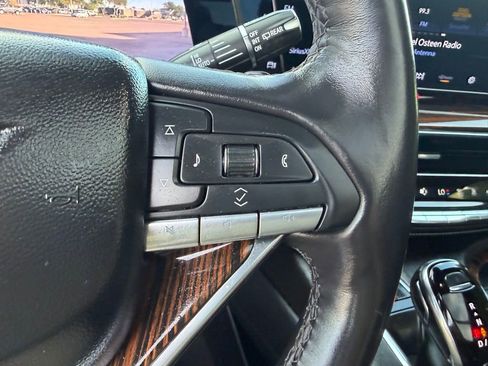 Used 2023 Cadillac Escalade Premium Luxury image 33