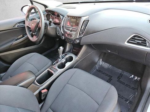 Used 2019 Chevrolet Cruze Diesel image 19