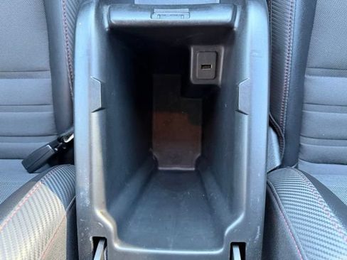 Used 2015 GMC Canyon SLE w/ All-Terrain Package AWD/4WD image 30