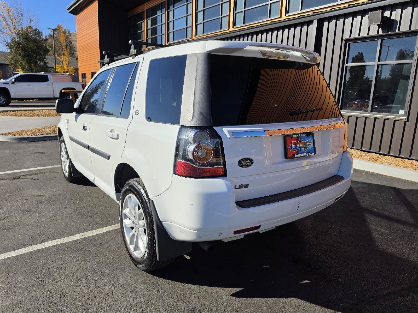 Used 2013 Land Rover LR2 HSE AWD/4WD image 3