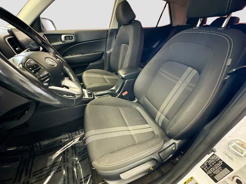 Used 2022 Hyundai Venue SEL image 13