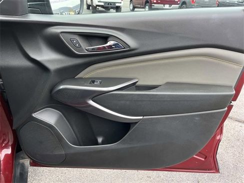 Used 2024 Chevrolet Trax ACTIV w/ Sunroof Package image 25