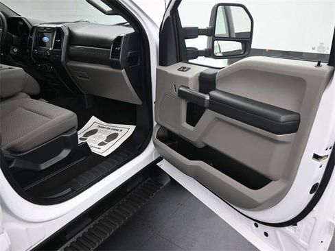 Used 2022 Ford F250 XLT w/ Snow Plow Prep Package image 16