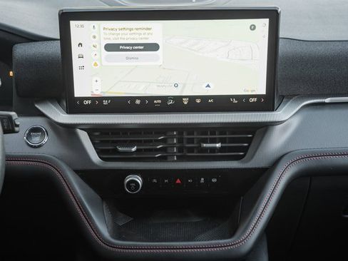 Used 2025 Ford Explorer ST-Line w/ ST-Line Street Pack image 27