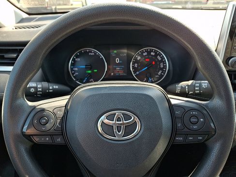 Used 2021 Toyota RAV4 XLE w/ Convenience Package image 19