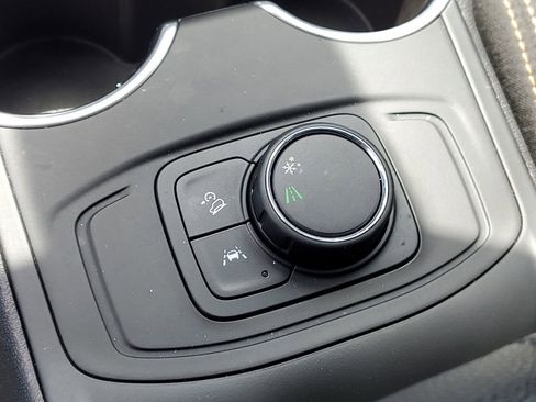Used 2020 GMC Terrain SLE FWD image 17