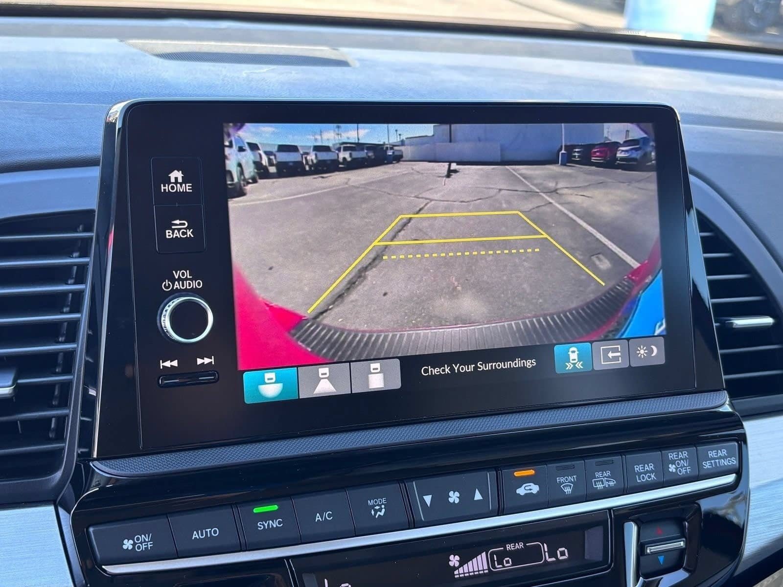 New 2026 Honda Odyssey Touring image 18