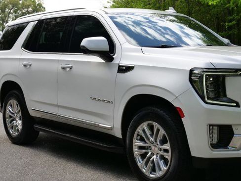 Used 2022 GMC Yukon SLT w/ SLT Premium Package image 47