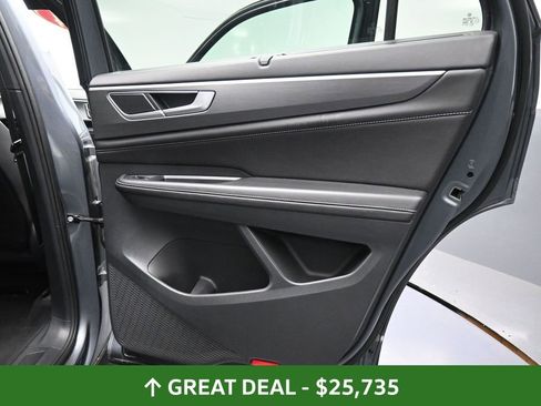 Used 2024 Volkswagen Atlas Cross Sport SE image 23