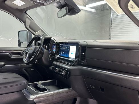 Used 2024 Chevrolet Silverado 2500 LTZ w/ LTZ Convenience Package AWD/4WD image 13