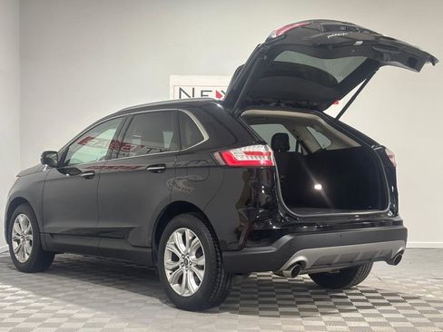 Used 2019 Ford Edge Titanium image 33