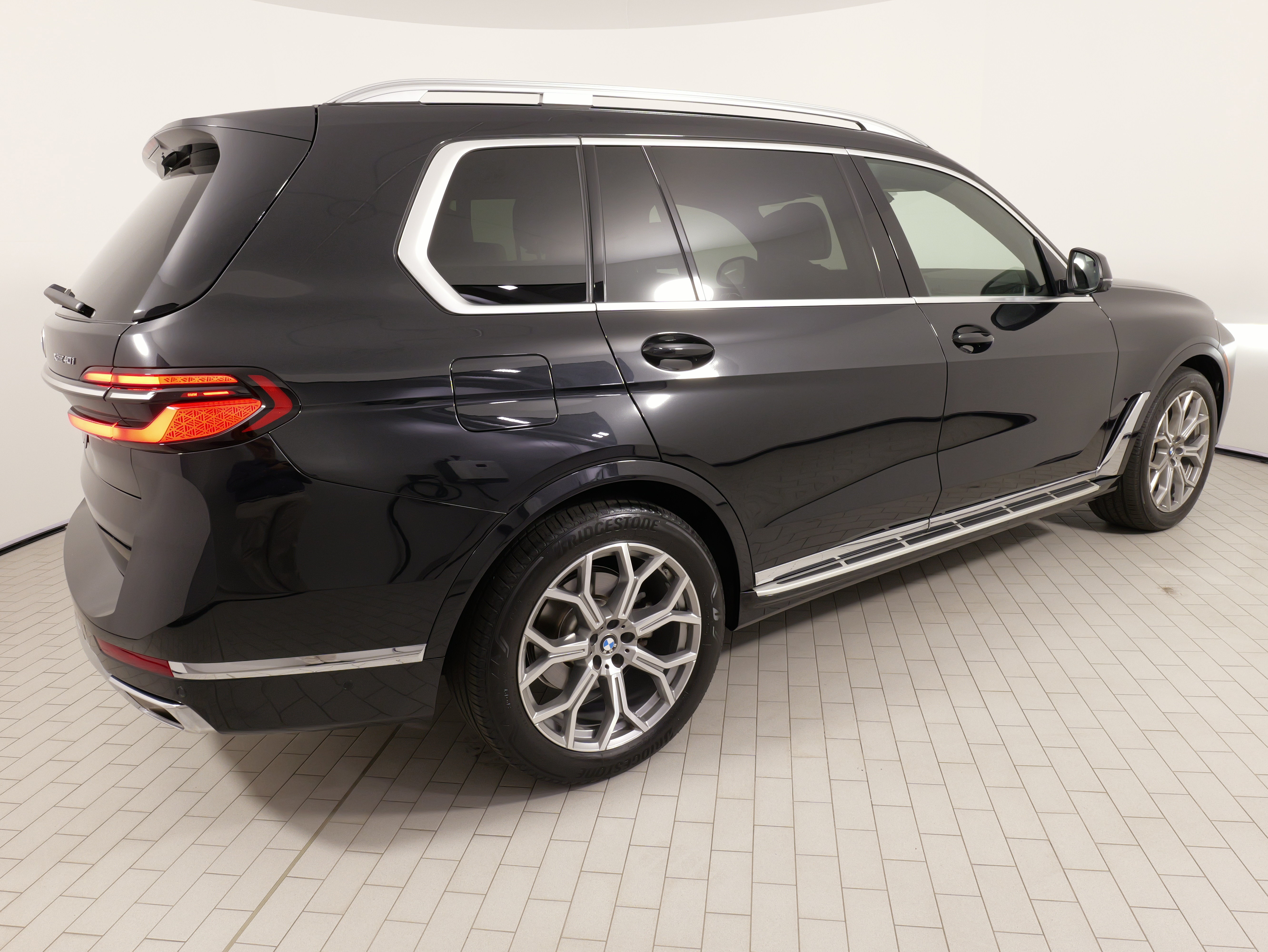 Used 2026 BMW X7 xDrive40i AWD/4WD image 9