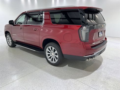 New 2025 Chevrolet Suburban Premier image 3