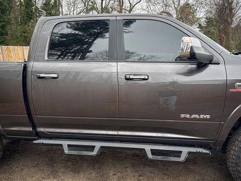 Used 2020 RAM 2500 Laramie image 15