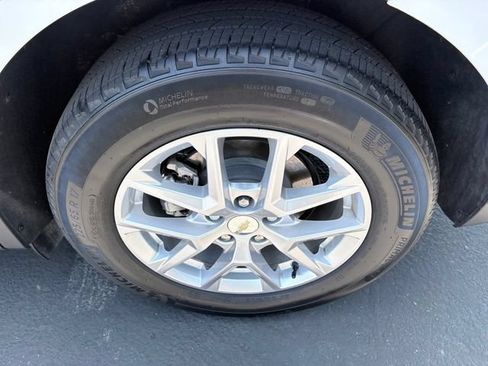 Used 2023 Chevrolet Equinox LT FWD image 25