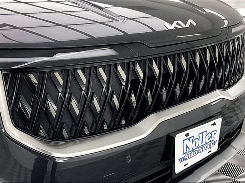 Used 2025 Kia Carnival LXS image 29