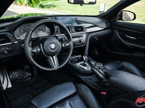 Used 2015 BMW M4 Convertible image 3