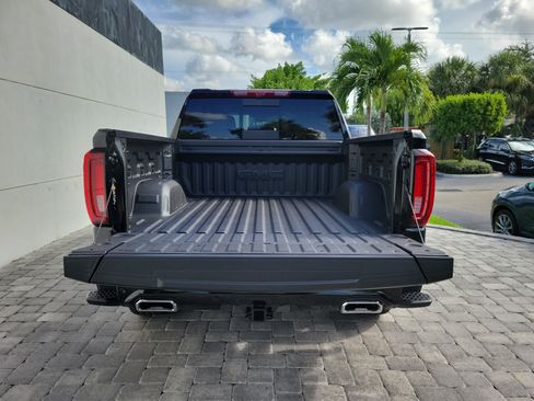 New 2026 GMC Sierra 1500 Denali Ultimate w/ LPO, Black Badging Package AWD/4WD image 10