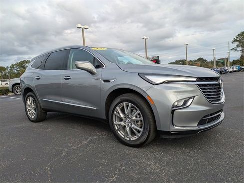 Used 2023 Buick Enclave Essence w/ Experience Buick Package image 2