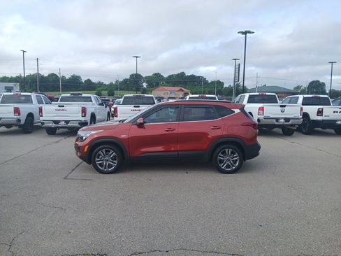 Used 2023 Kia Seltos S AWD/4WD image 5