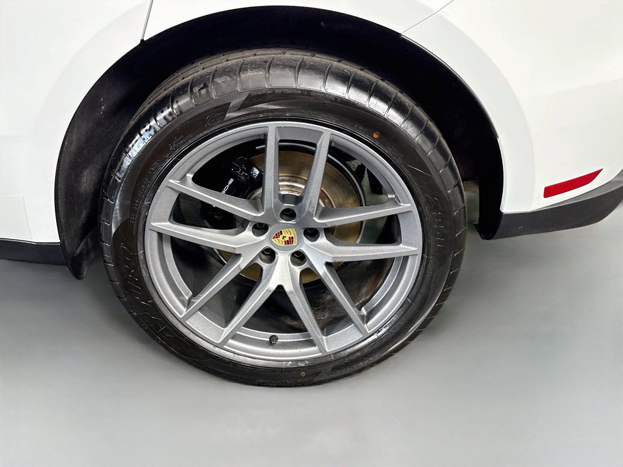 Used 2024 Porsche Macan AWD/4WD image 37