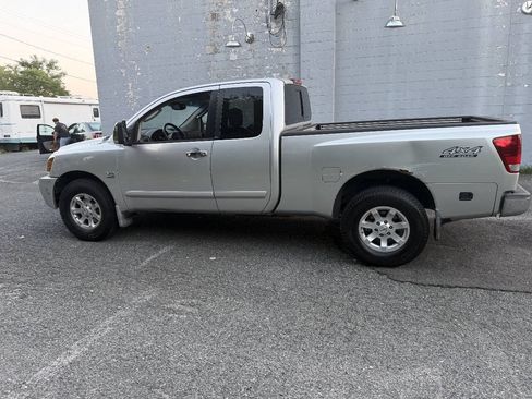 Used 2004 Nissan Titan SE AWD/4WD image 9
