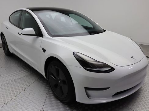 Used 2023 Tesla Model 3 Standard Range image 6