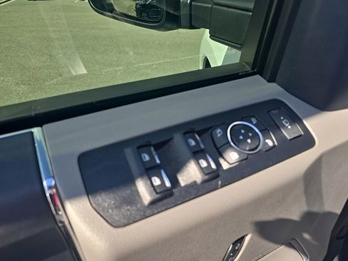 Used 2022 Ford F250 XLT w/ XLT Value Package AWD/4WD image 13