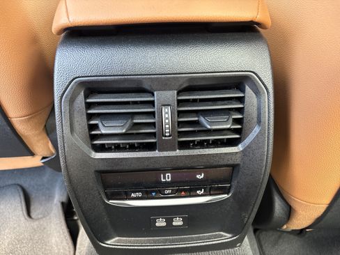 Certified 2025 BMW 330i Sedan RWD image 39