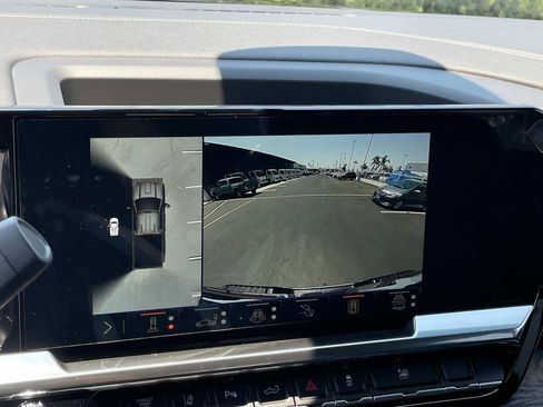 New 2025 GMC Sierra 2500 SLT w/ SLT Convenience Package image 14