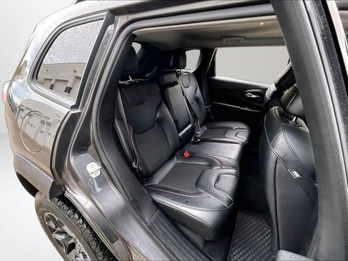 Used 2022 Jeep Cherokee Trailhawk w/ Trailer Tow Group AWD/4WD image 25