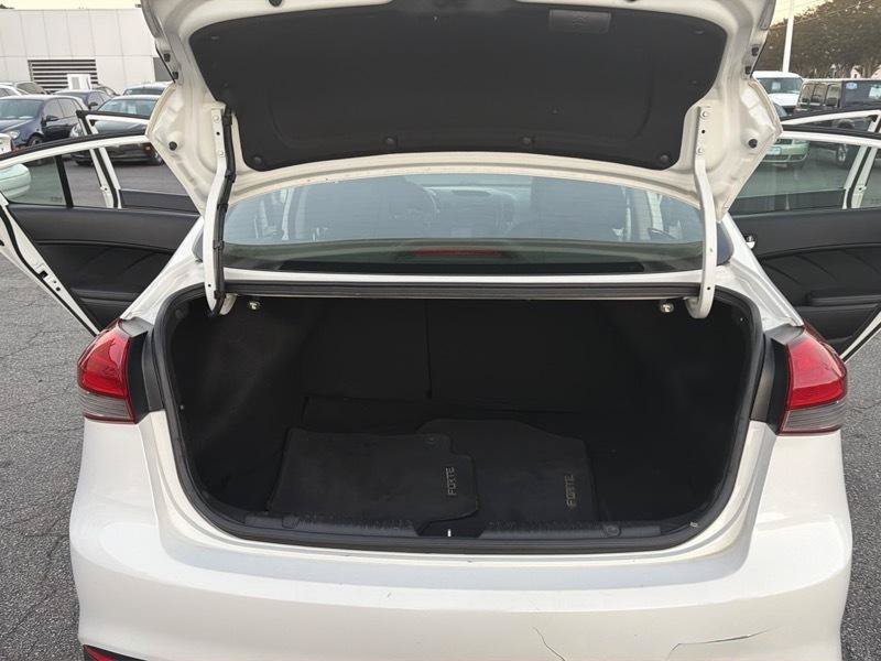 Used 2017 Kia Forte LX FWD image 13