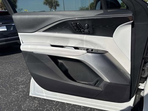 Certified 2024 Cadillac Lyriq Luxury AWD/4WD image 18