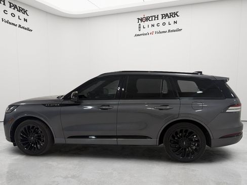 Used 2025 Lincoln Aviator Reserve w/ Jet Appearance Package RWD image 2
