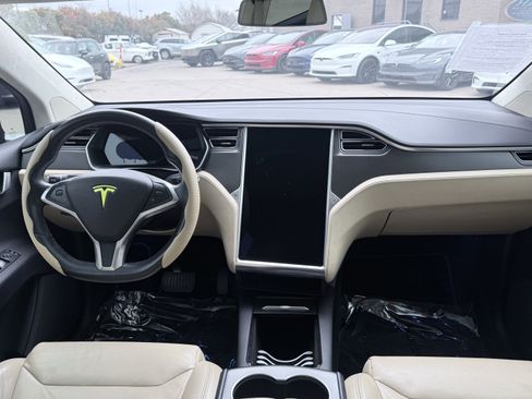 Used 2017 Tesla Model X 75D image 57