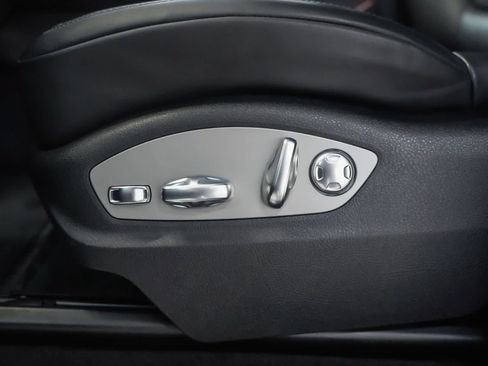 Certified 2023 Porsche Macan S AWD/4WD image 26