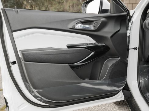 New 2026 Chevrolet Trax LT w/ Driver Confidence Package image 17