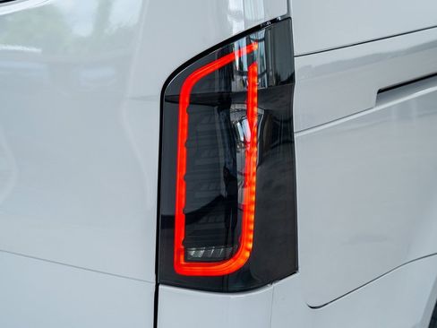 Used 2023 Mercedes-Benz Metris Passenger image 27